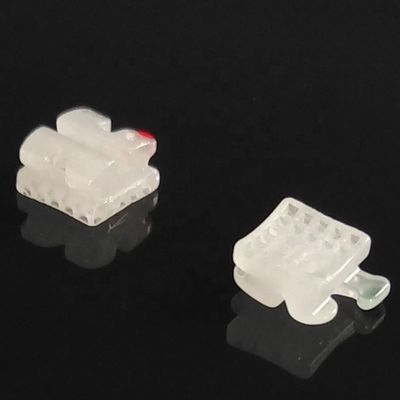 DTC soportes cerámicos para aparatos ortodónticos transparentes CE ISO certificado 3 años de vida útil