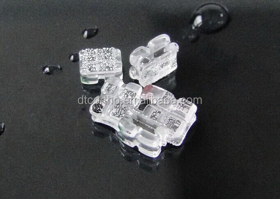 Tratamiento ortodóntico con DTC Sapphire Bracket Dental Brace Estándar ISO